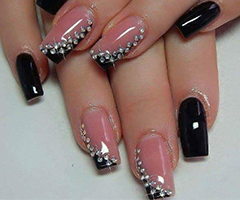 幸せを呼ぶネイルカラーアドバイス